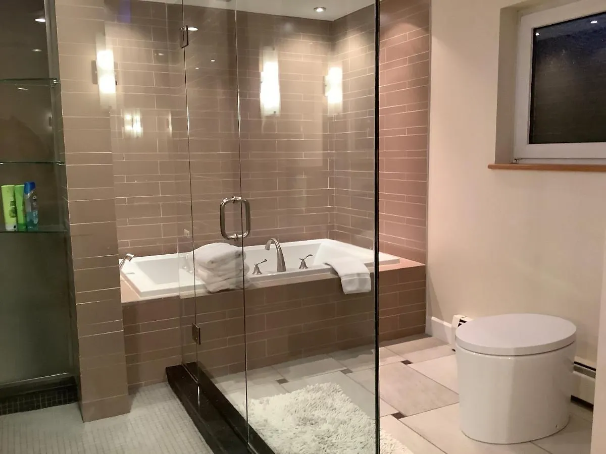 Suite Smart Vancouver Bed & Breakfast